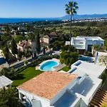 Absolute High End Villa Near Beach With Jacuzzi!