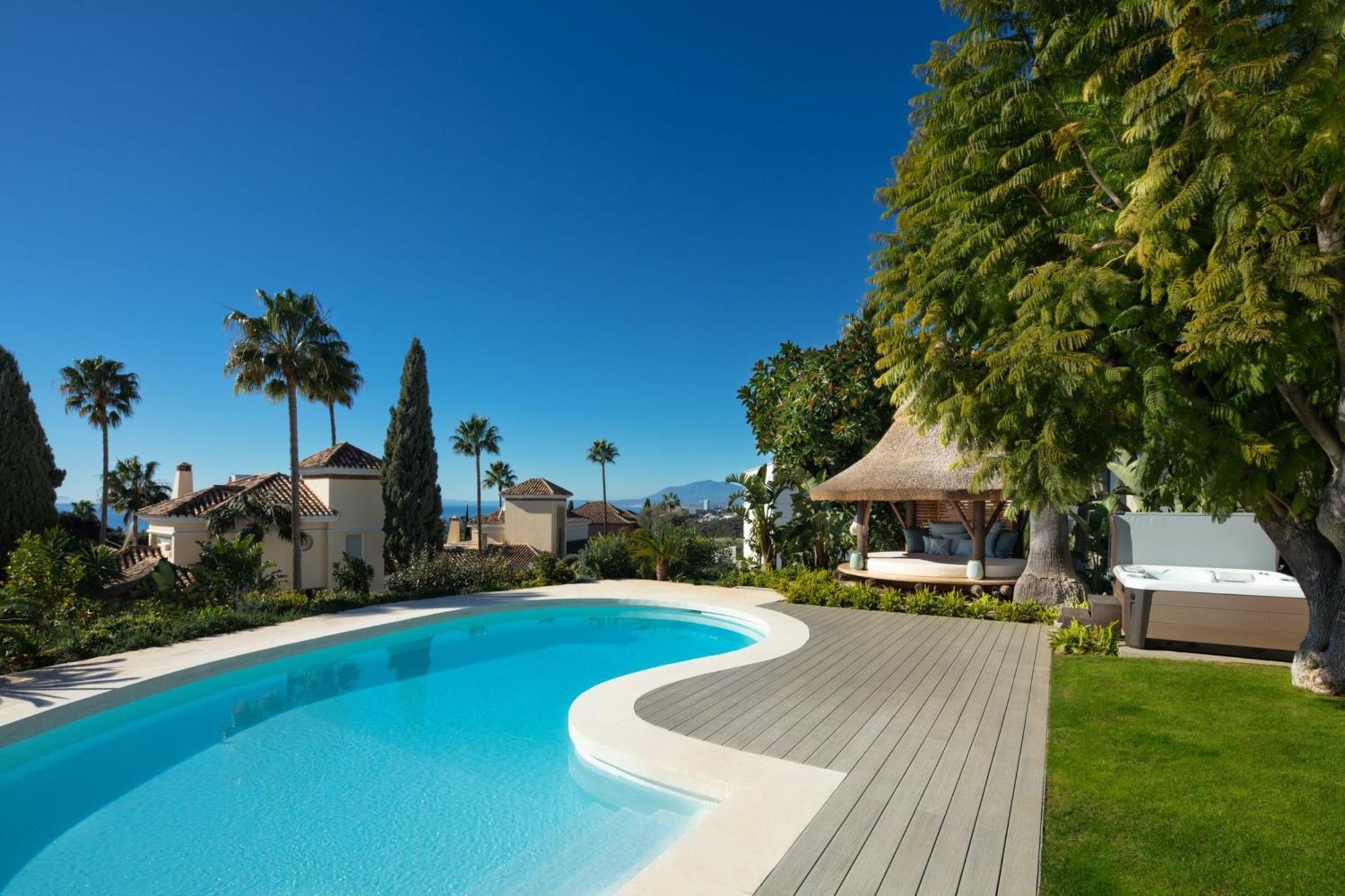 Villa Absolute High End Near With Jacuzzi!